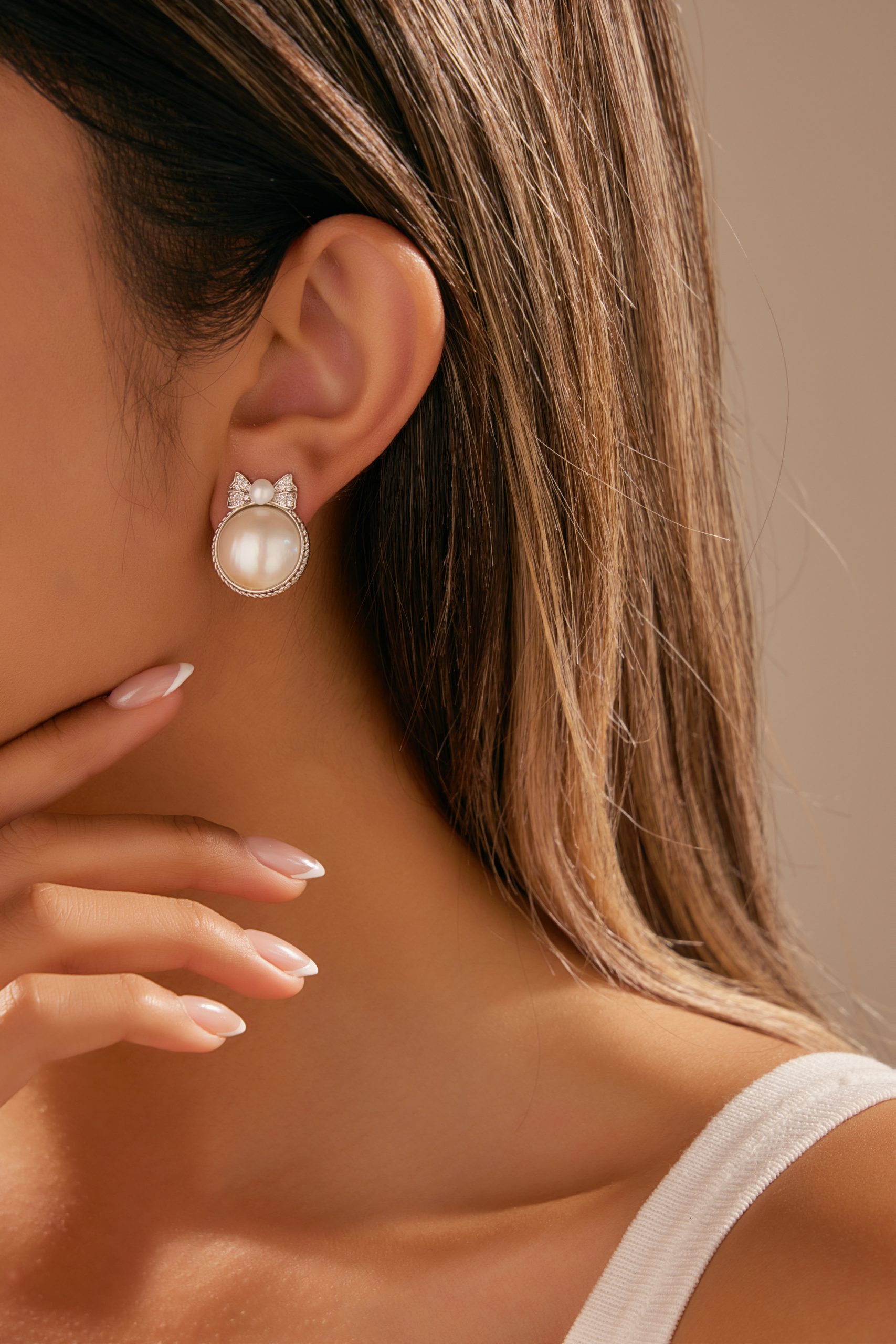 Kitten Pearl Stud Earrings