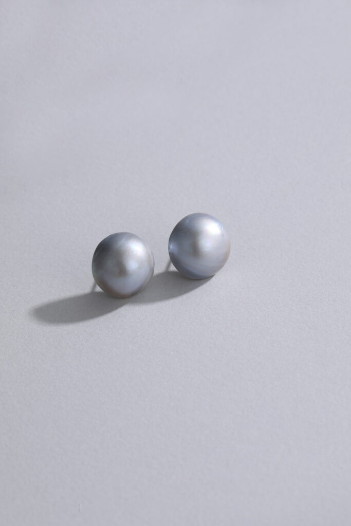 Silver‑Grey Saltwater Mabe Pearl Stud Earrings 23 Silver‑Grey Saltwater Mabe Pearl Stud Earrings