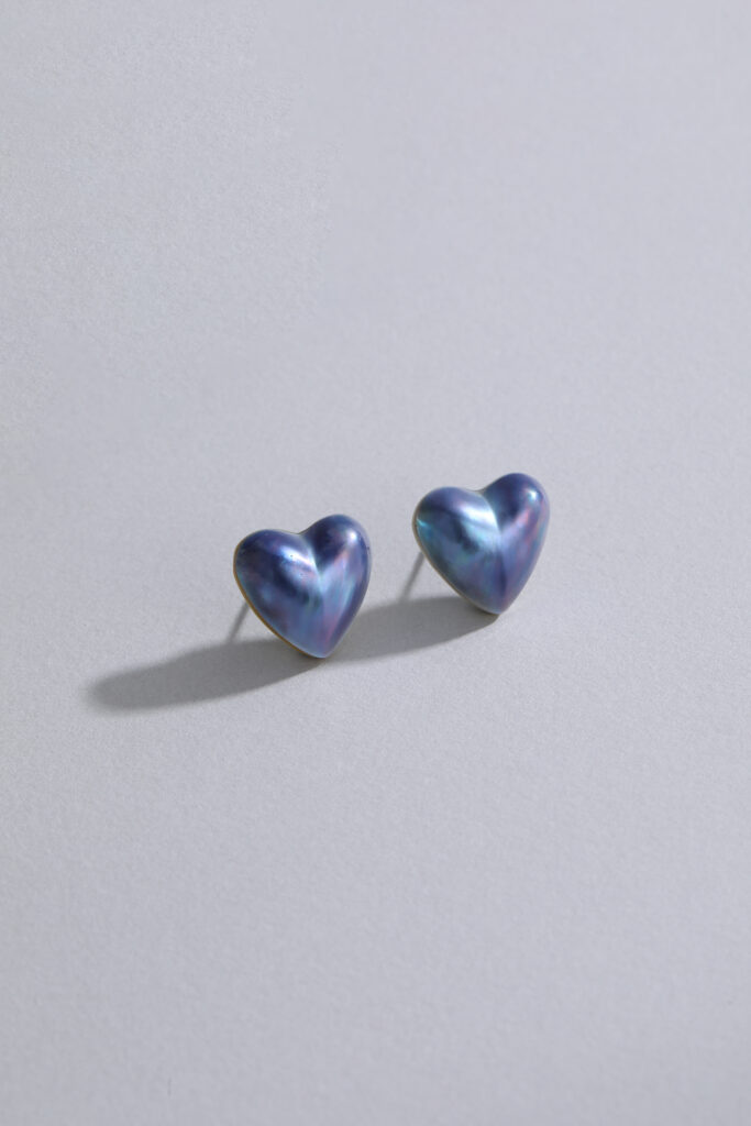 Iridescent Blue Heart Saltwater Mabe Pearl Stud Earrings 22 Iridescent Blue Heart Saltwater Mabe Pearl Stud Earrings